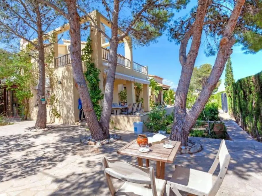 Amplio Chalet Con Gran Piscina Les Tres Cales Spain