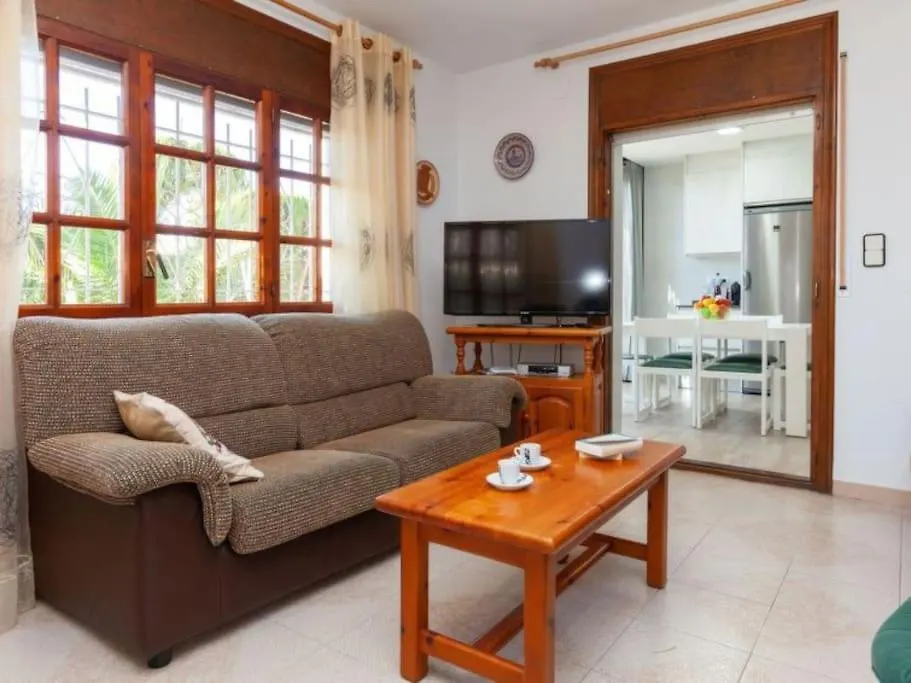 Amplio Chalet Con Gran Piscina Les Tres Cales Holiday home