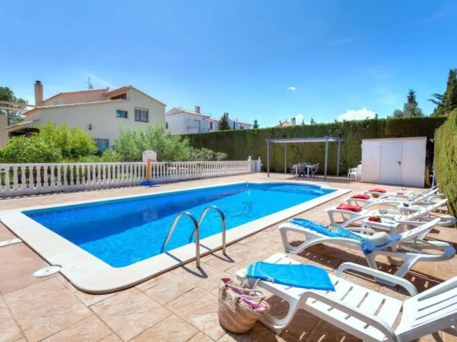 Amplio Chalet Con Gran Piscina Les Tres Cales