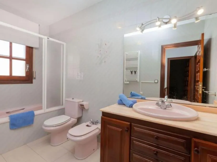 Amplio Chalet Con Gran Piscina Les Tres Cales 0*,