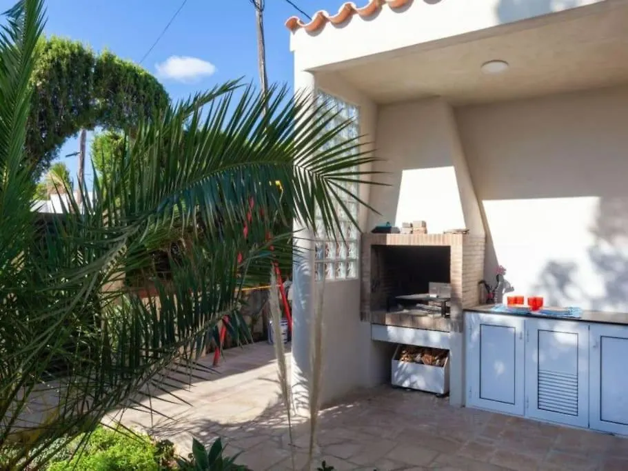 Holiday home Amplio Chalet Con Gran Piscina Les Tres Cales