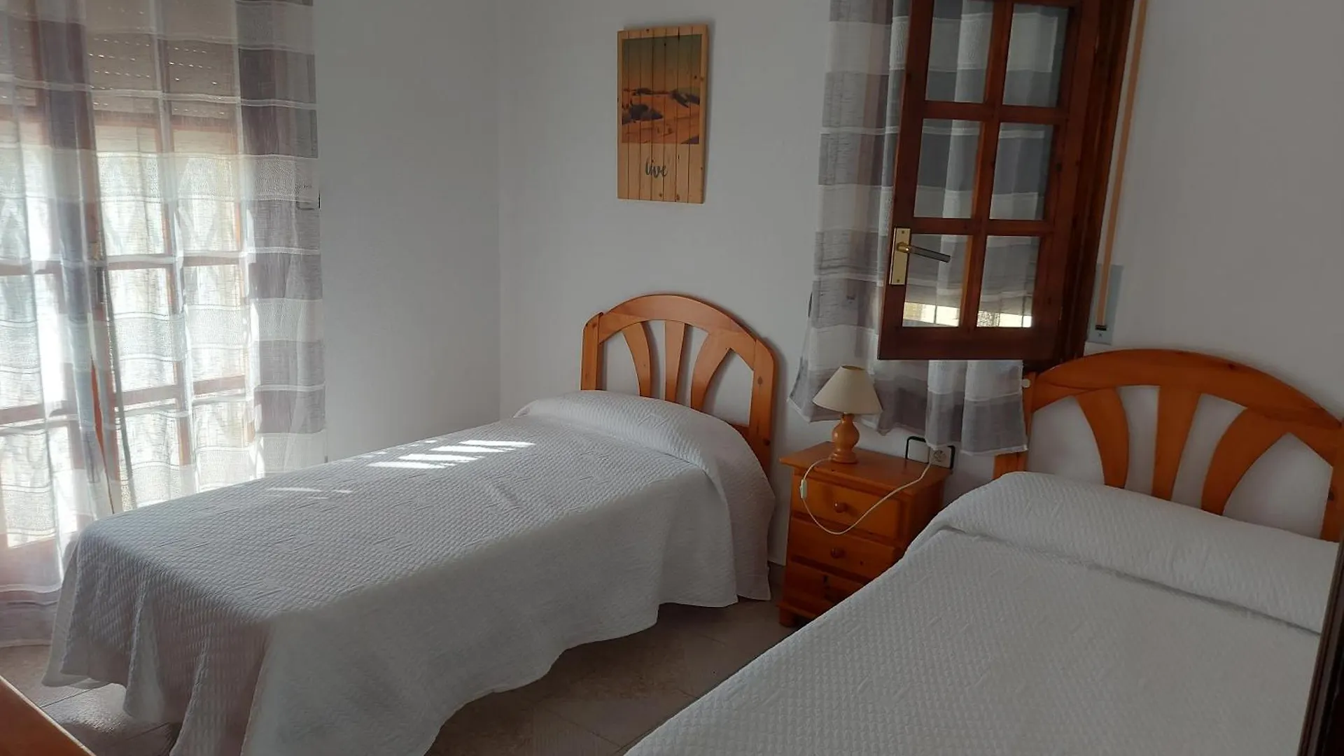 Amplio Chalet Con Gran Piscina Les Tres Cales